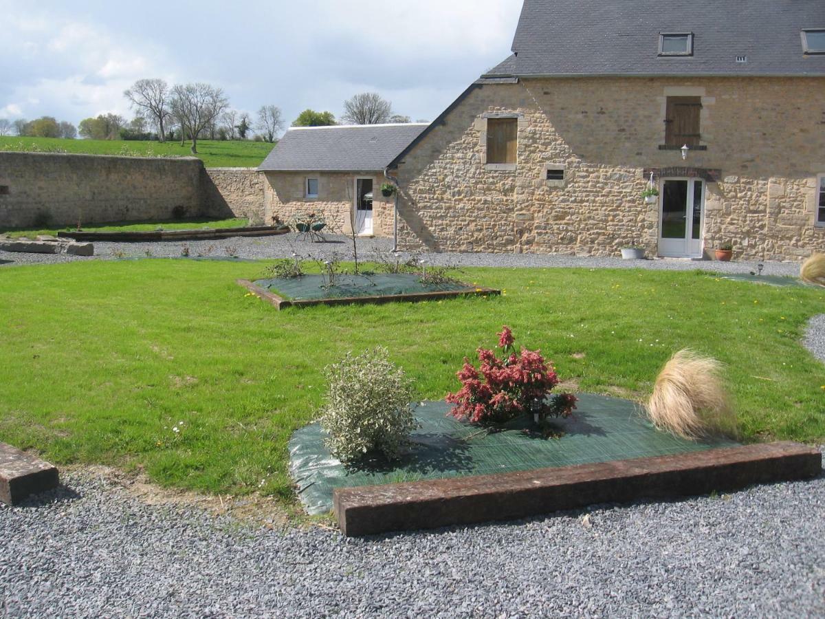 Villa La Ferme De Montigny Asnieres-en-Bessin Esterno foto